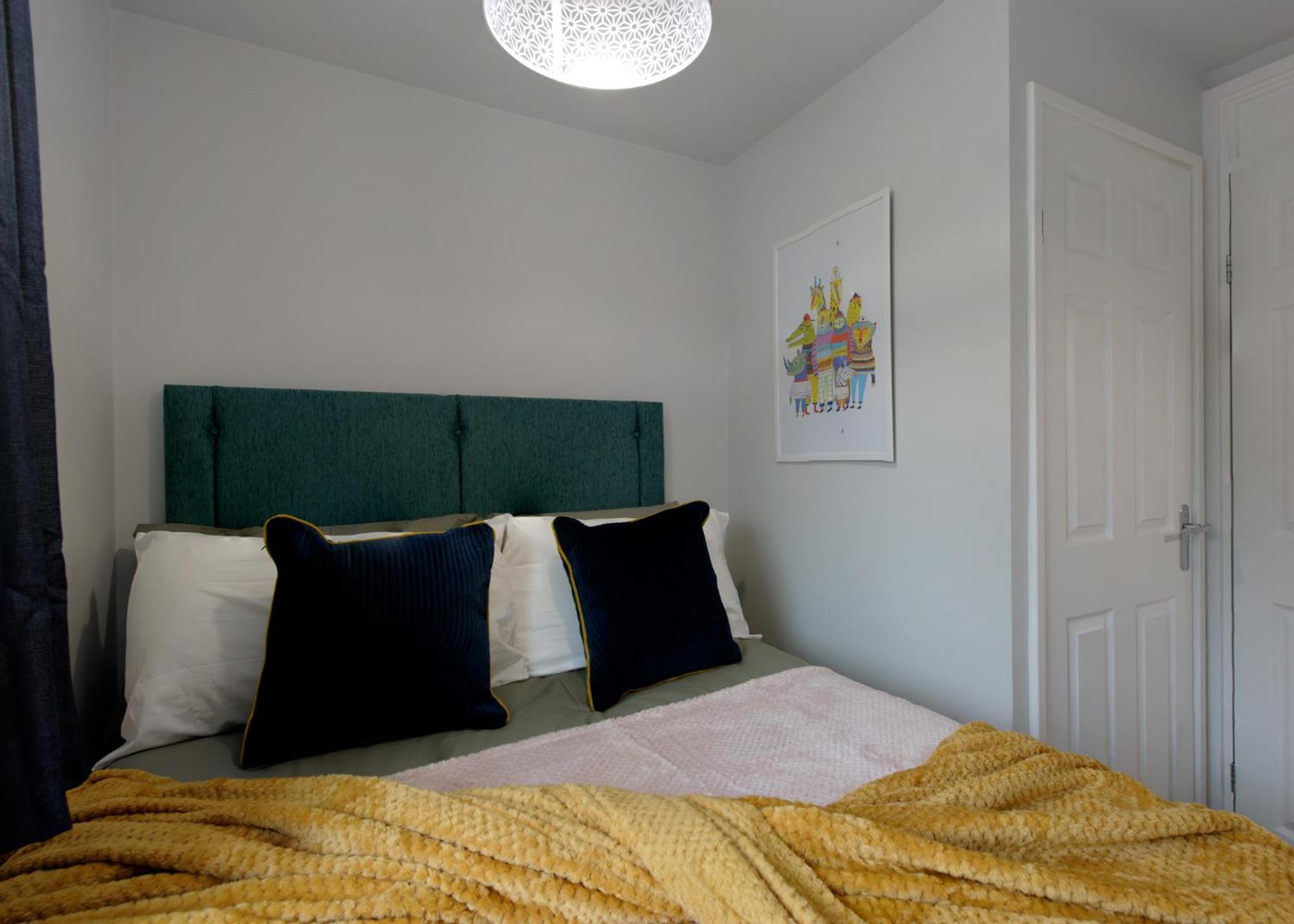 Modern House W/terrace In Free Parking * Nottingham